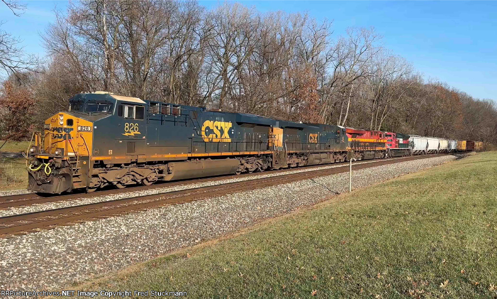 CSX 826 leads M369.